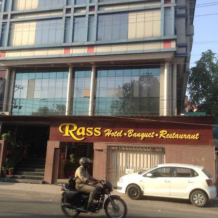 Rass Hotel Канпур Экстерьер фото